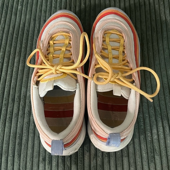 Nike AirMax 97 shoes - Picture 4 of 8